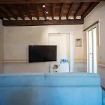 Angolo Sui Tetti A * Pietrasanta