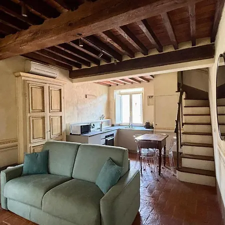 Angolo Sui Tetti A Pietrasanta